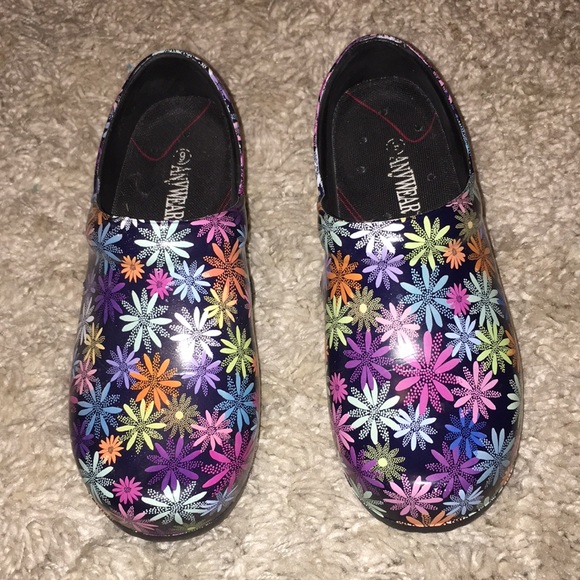 Shoes - Floral nursing clogs any wear brand